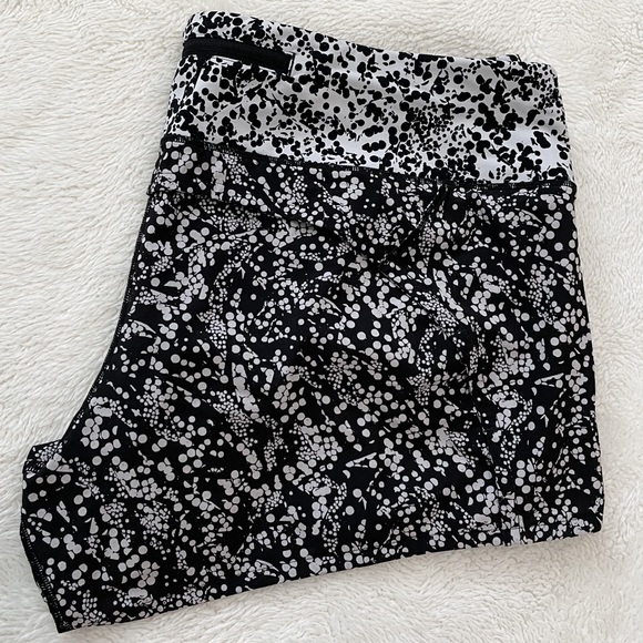 LULULEMON Run Times II Short - Picture 9 of 14